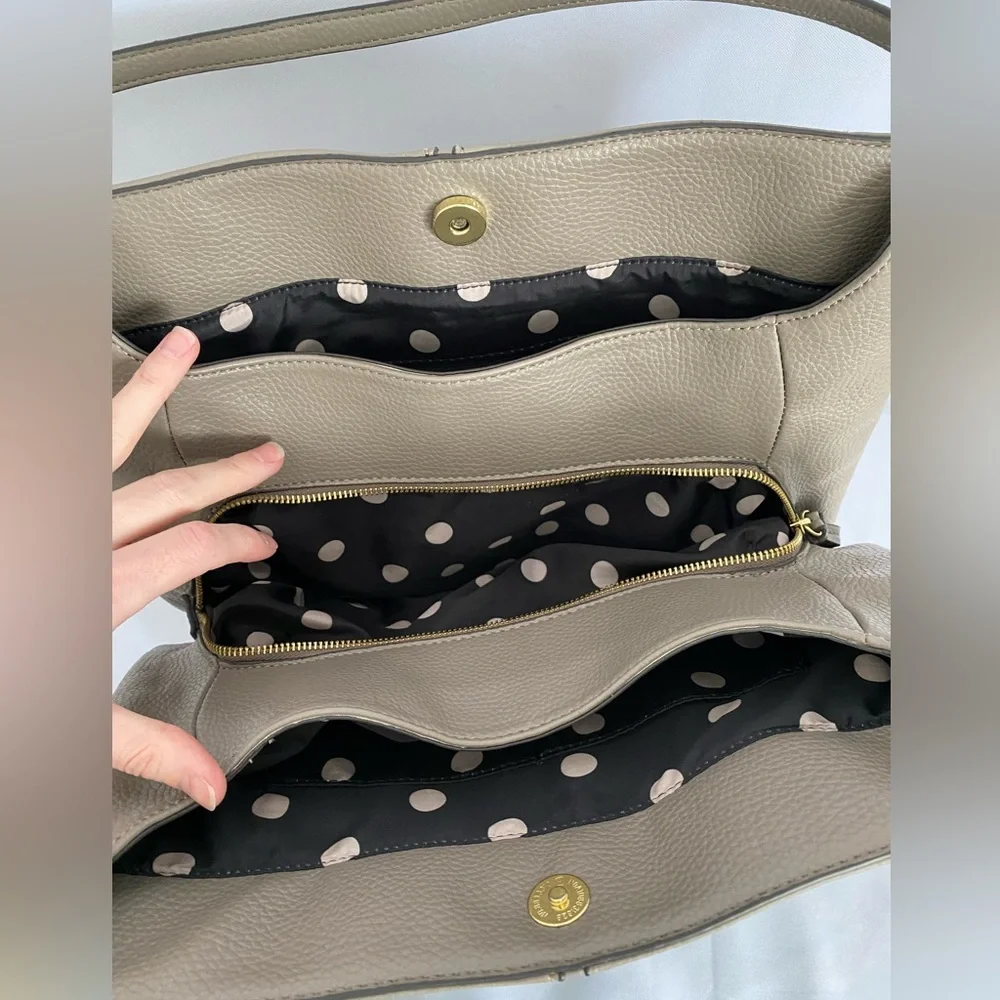 Anne Klein euc taupe